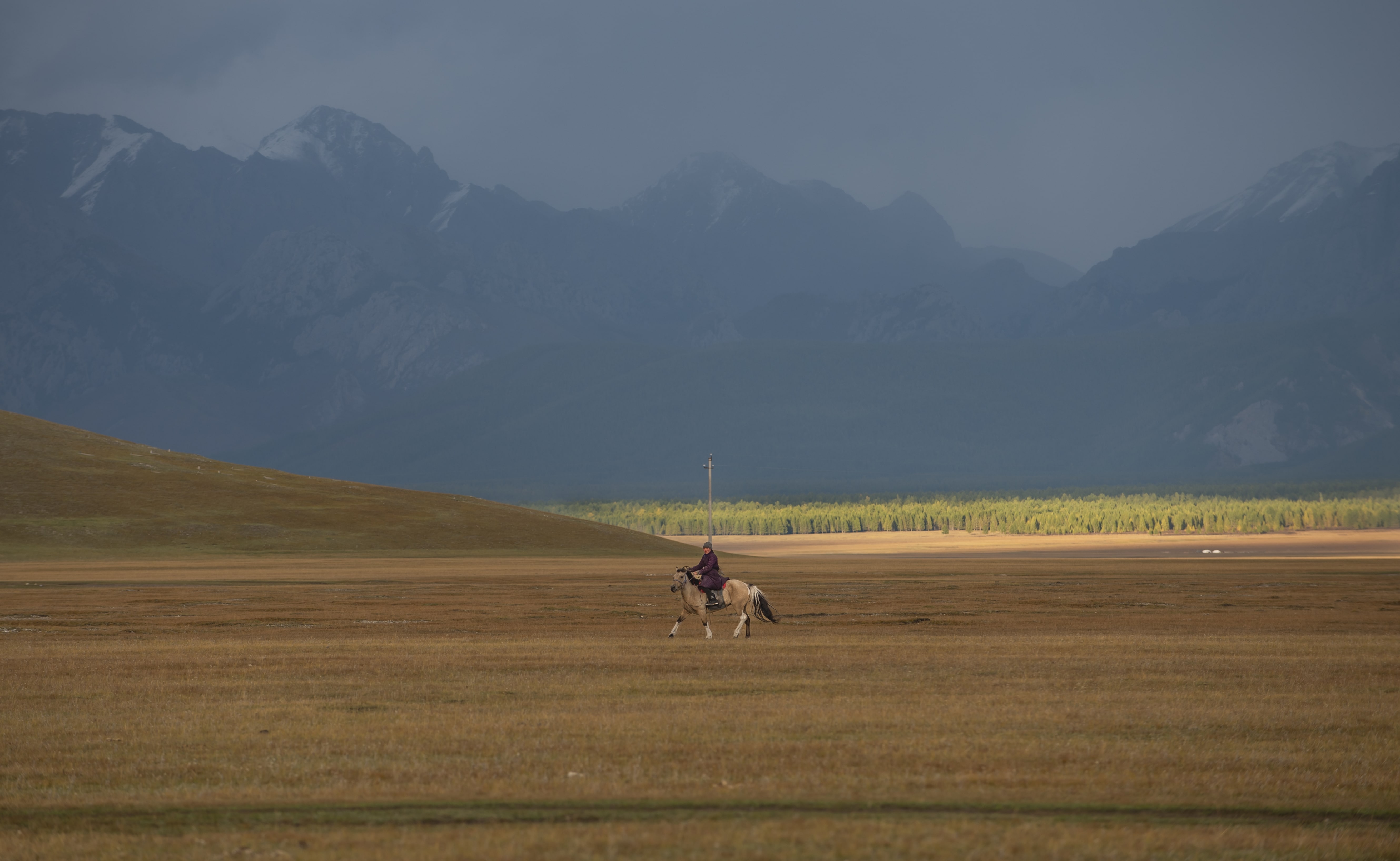 秘境フブスグル湖とムンフ・サルダグ山登頂 9日間
