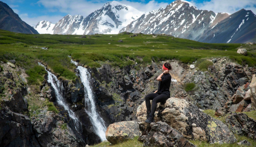 モンゴル・アルタイ タワン・ボグド トレッキングツアー