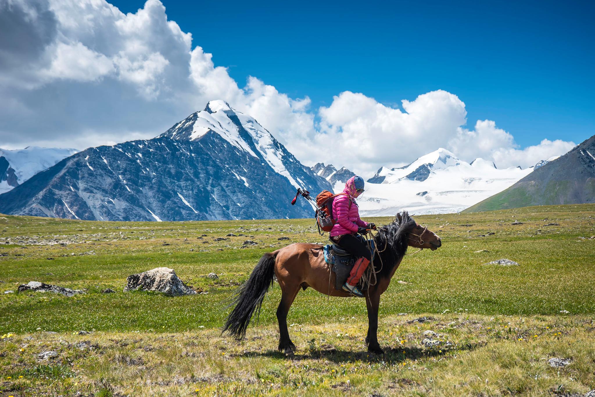Khuiten Peak & Altai Tavan Bogd: 15-Day Expedition