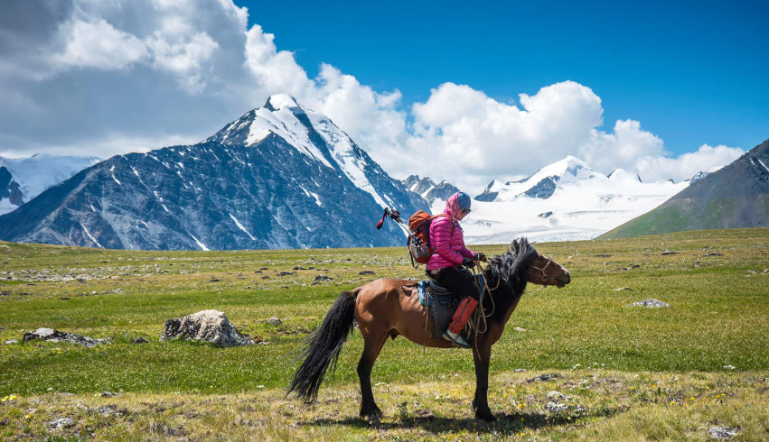 Khuiten Peak & Altai Tavan Bogd: 15-Day Expedition