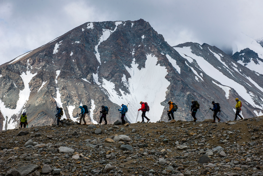 Khuiten Peak & Altai Tavan Bogd: 15-Day Expedition