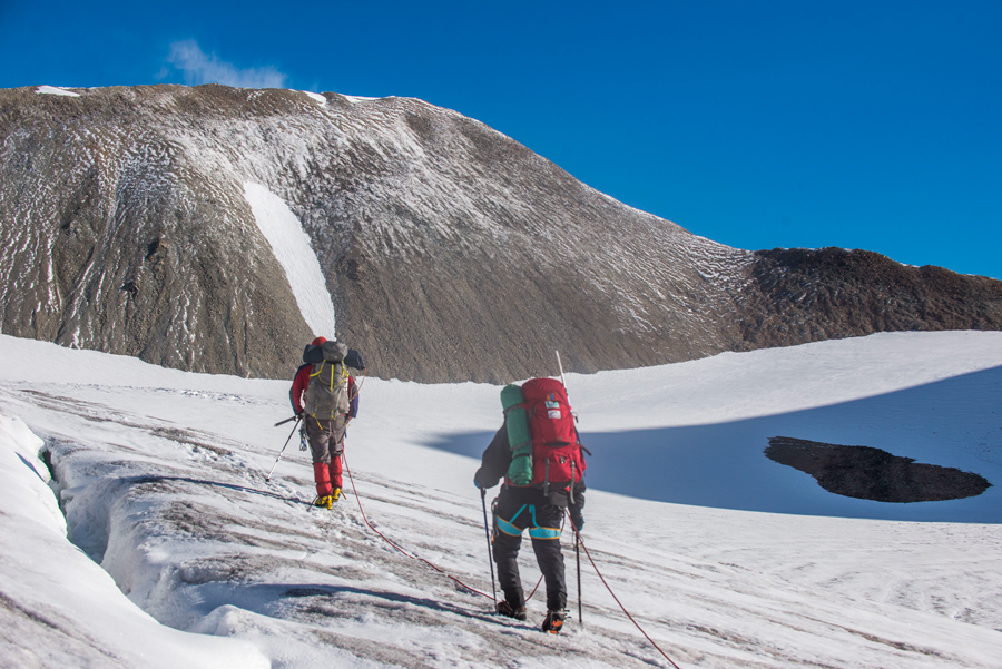 Khuiten Peak & Altai Tavan Bogd: 15-Day Expedition
