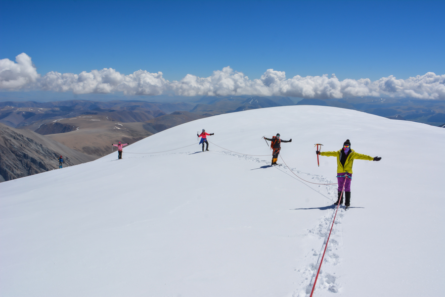 Mount Khüiten Premium Expedition: High-Altitude Comfort in the Altai