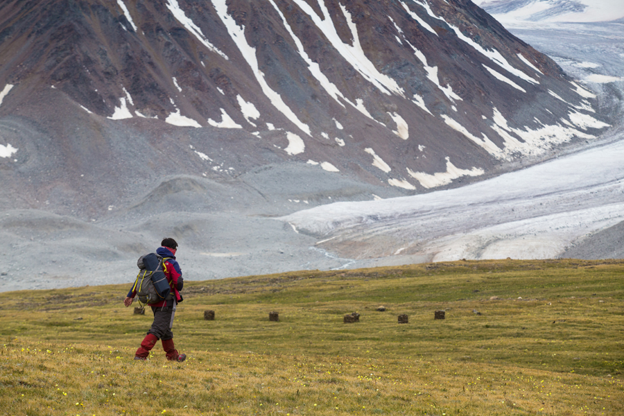 Mount Khüiten Premium Expedition: High-Altitude Comfort in the Altai