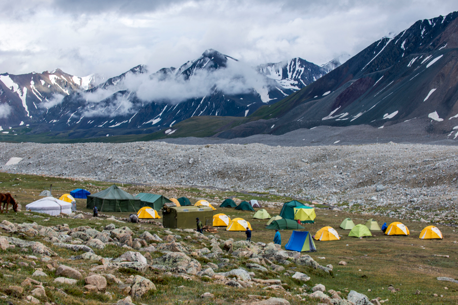 Mount Khüiten Premium Expedition: High-Altitude Comfort in the Altai