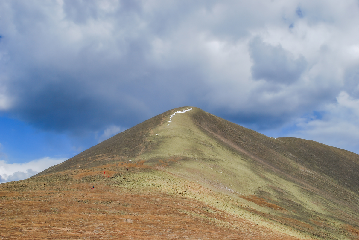 Mt. Asralt Khairkhan: The Taiga Summit & Horseback Expedition